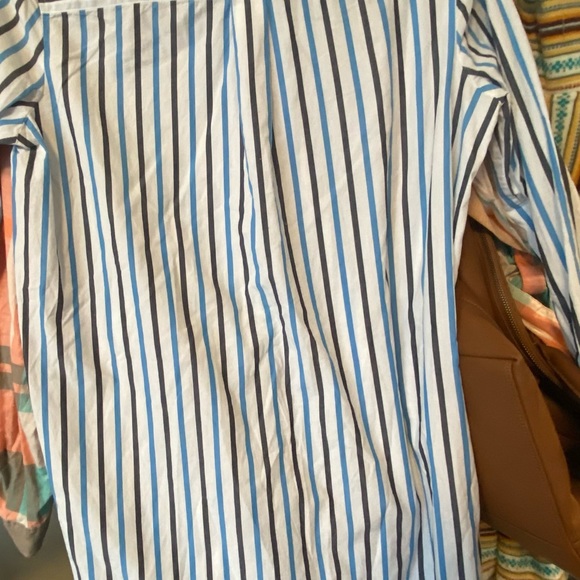 Gap shirt dress- perfect condition. Worn twice. Size large - Picture 2 of 2